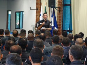 Ten. Cel. João Carlos fala dos trabalhos da equipe.