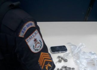 Um jovem é preso por tráfico de drogas em Boa Ventura e outro é acusado de manter companheira refém na Cehab, em Itaperuna