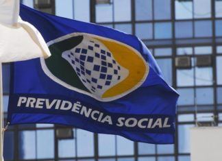 Policiais e professores também terão escalas de idade mínima de aposentadoria