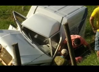 Trânsito: Motorista desce com carro por ribanceira em Pádua; e motociclista sofre queda em Itaocara