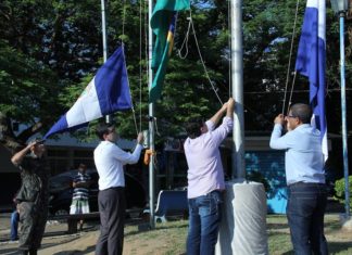 Hasteamento de bandeiras marca o início das celebrações dos 128 anos de Itaperuna