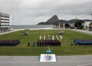 Marinha abre concurso para padre e pastor com vencimentos de R$ 10.500