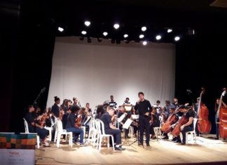 Orquestra Retocando fecha o Fórum Regional Sebrae na Mesa Noroeste em Itaperuna.