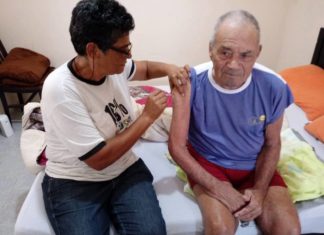Idosos e acamados de Raposo recebem em casa a vacina contra a gripe H1N1