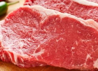 Proteste encontra irregularidades em amostras de 5 marcas de carne