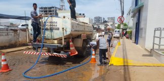 Prefeitura de Itaperuna retira mais de 70 caminhões de barro das ruas após forte chuva desta quinta-feira