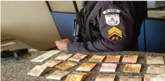 Homem é preso ao tentar subornar PMs com dinheiro que seria usado para comprar drogas em São Fidélis
