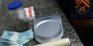 PM apreende materiais entorpecentes e anabolizantes em residência no bairro Cehab, em Itaperuna