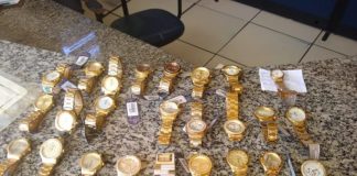 Polícia recupera relógios roubados em joalheria e prende trio do RJ, em Pádua
