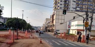 Obra do DNIT: diversos estacionamentos no canteiro Central já foram liberados.