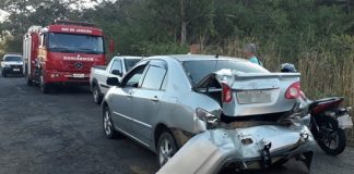 Carro e caminhão colidem na RJ-158, em Itaocara