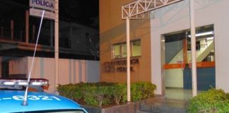 Homem machuca as mãos com tesoura ao ameaçar jovem em Porciúncula