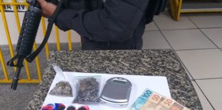 Duas pessoas são detidas com drogas em táxi no Centro de Itaperuna