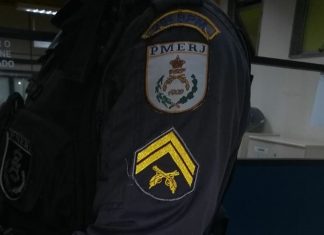 Itaperuna – Travestis são detidas com dichavador e maconha