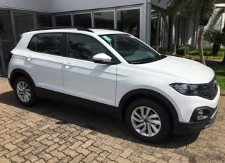 Carro é furtado dentro de garagem em Itaperuna