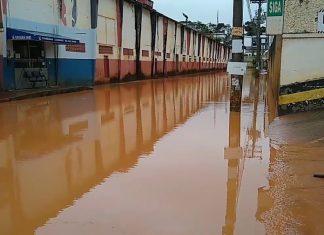 Chuvas provocam pontos de alagamento e muito lama em Itaperuna